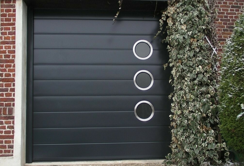 Mono-Grooved Garage Door with Round Stainless Steel Windows