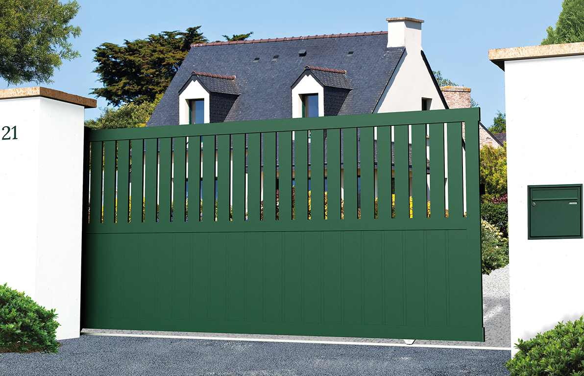 Portail semi-ajouré mixte