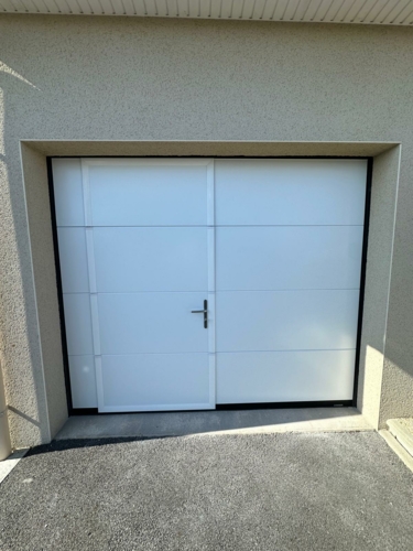 porte de garage sectionnelle avec portillon