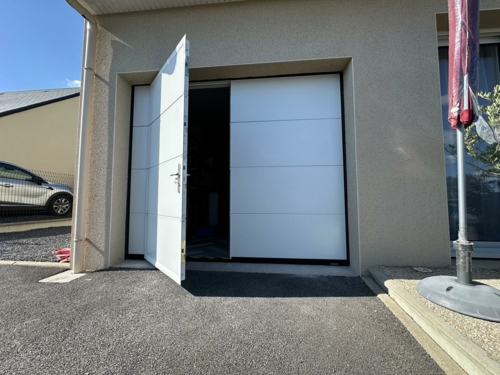 porte de garage avec Portillon