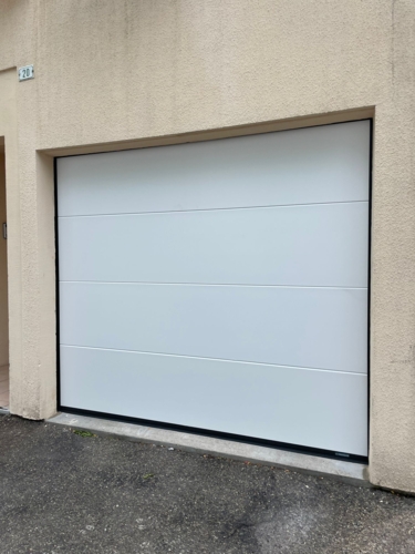 Porte de garage blanc lisse